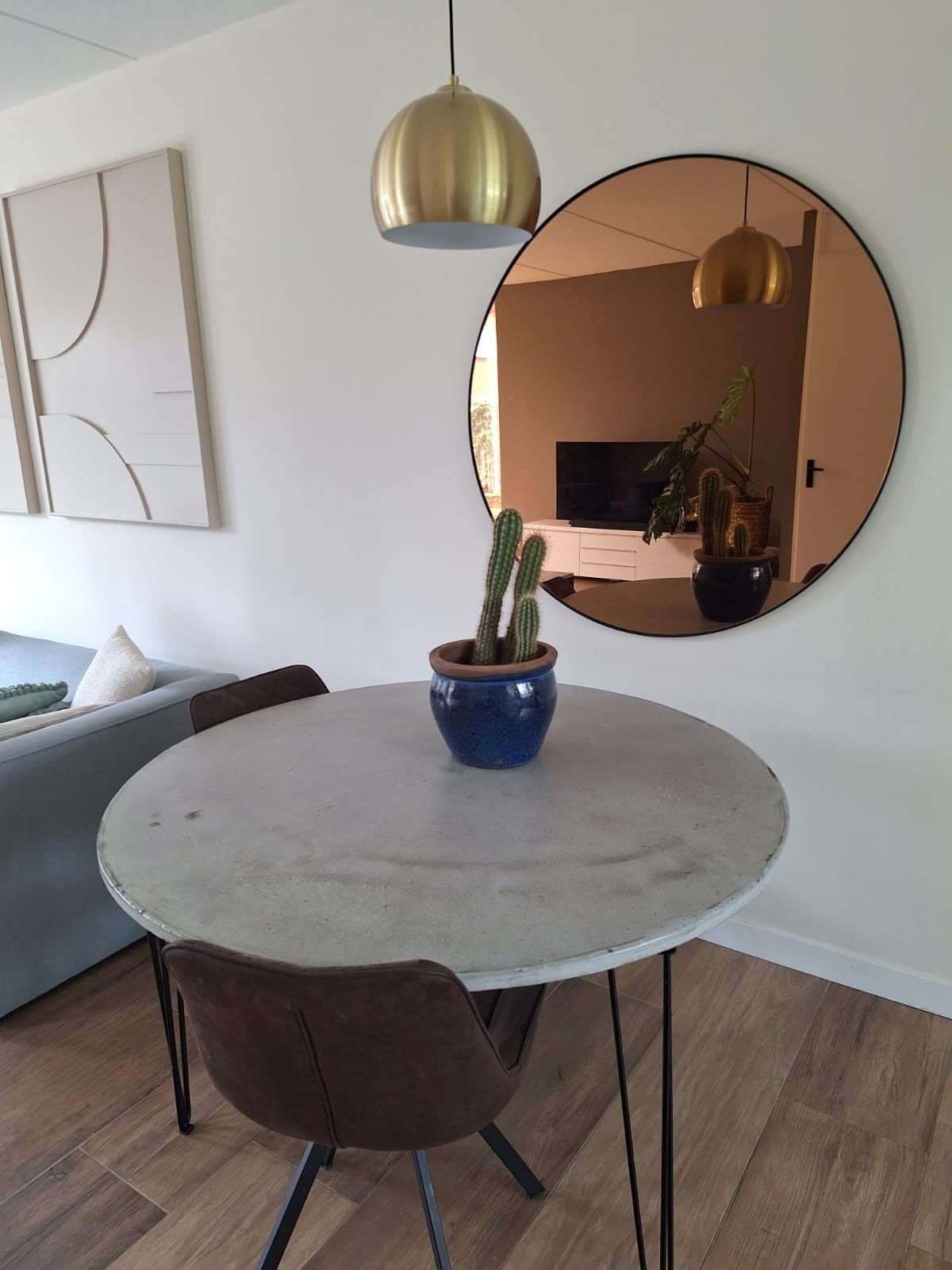 Echte betonnen tafel met hairpinpoints te koop, Huis en Inrichting, Tafels | Eettafels, Ophalen, Rond, Vier personen, 100 tot 150 cm