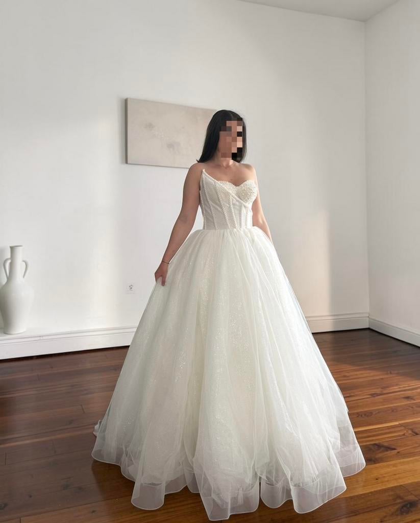 Unique Wedding Dress - Pearl & Crystal Details, Brand New, Ophalen of Verzenden, Nieuw, Wit, Trouwjurk