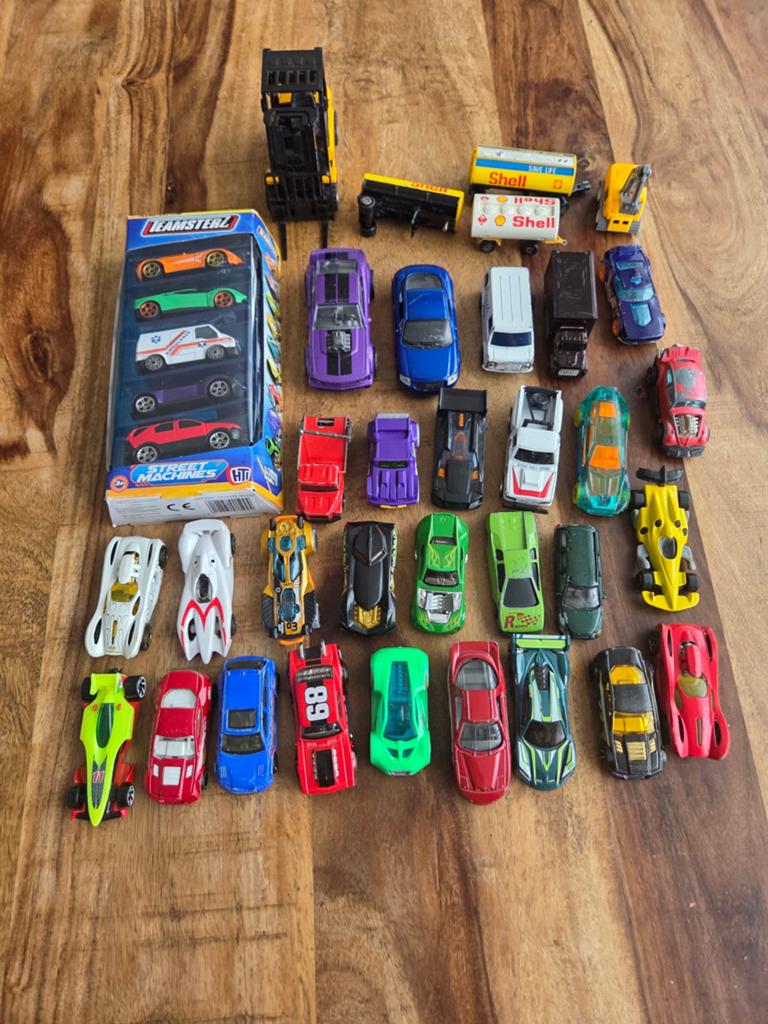 Verschillende speelgoedauto's, Kinderen en Baby's, Speelgoed | Speelgoedvoertuigen, Ophalen of Verzenden, Zo goed als nieuw