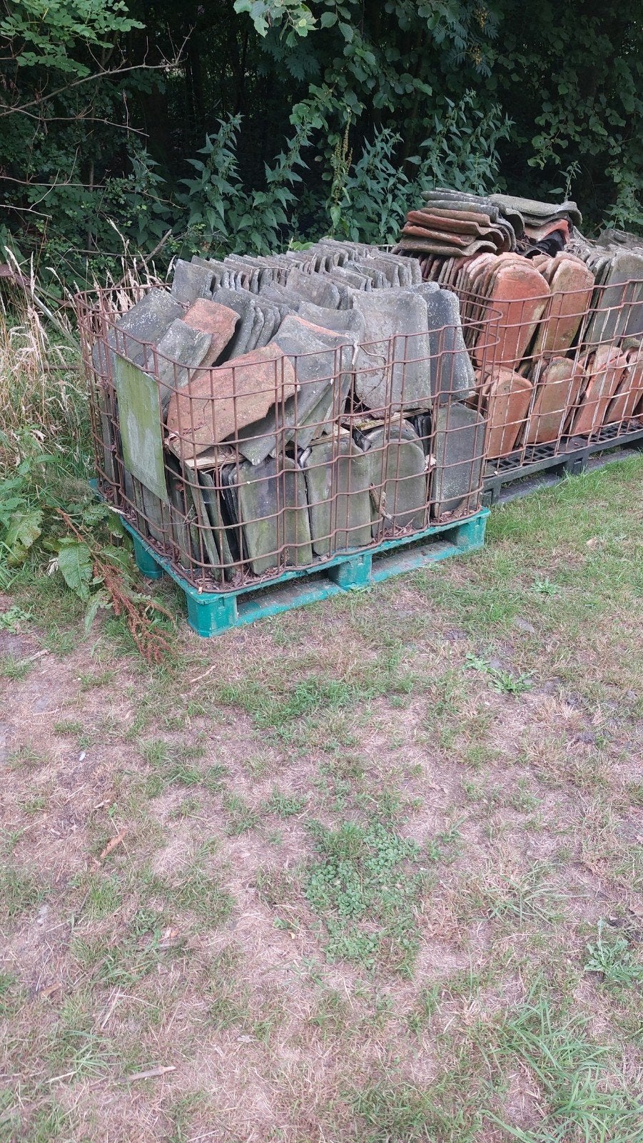 2 kooien met oude holle dakpannen ongeveer 350 stuks, Ophalen, Steen of Klei, 15 m² of meer, Dakpannen