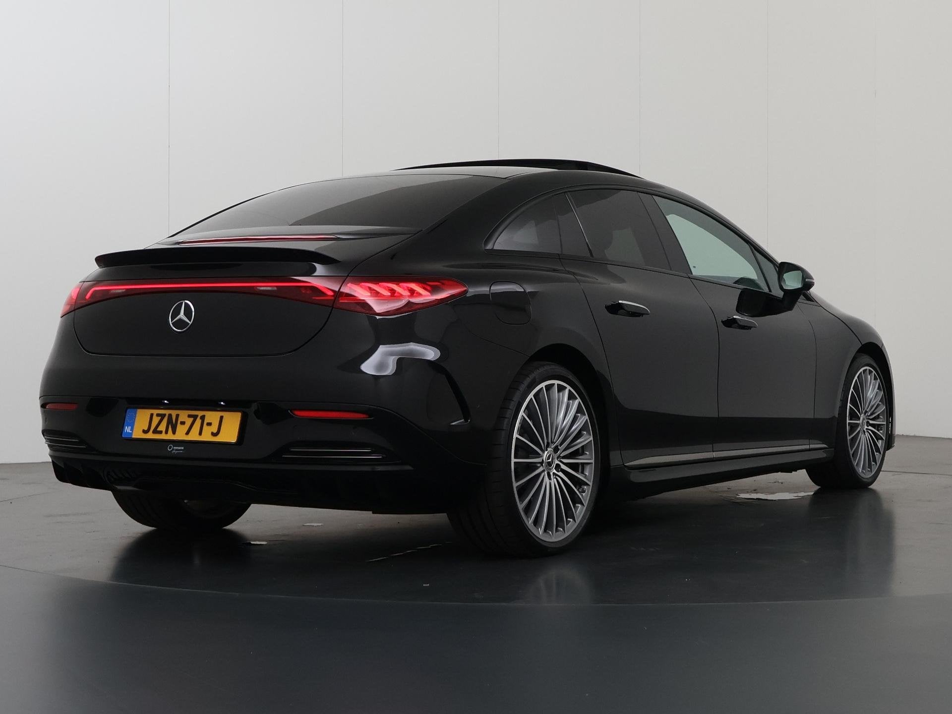Mercedes-Benz EQE 300 Business Solution AMG 90 kWh | Panoram, Auto's, Achterwielaandrijving, 89 kWh, Zwart, EQE