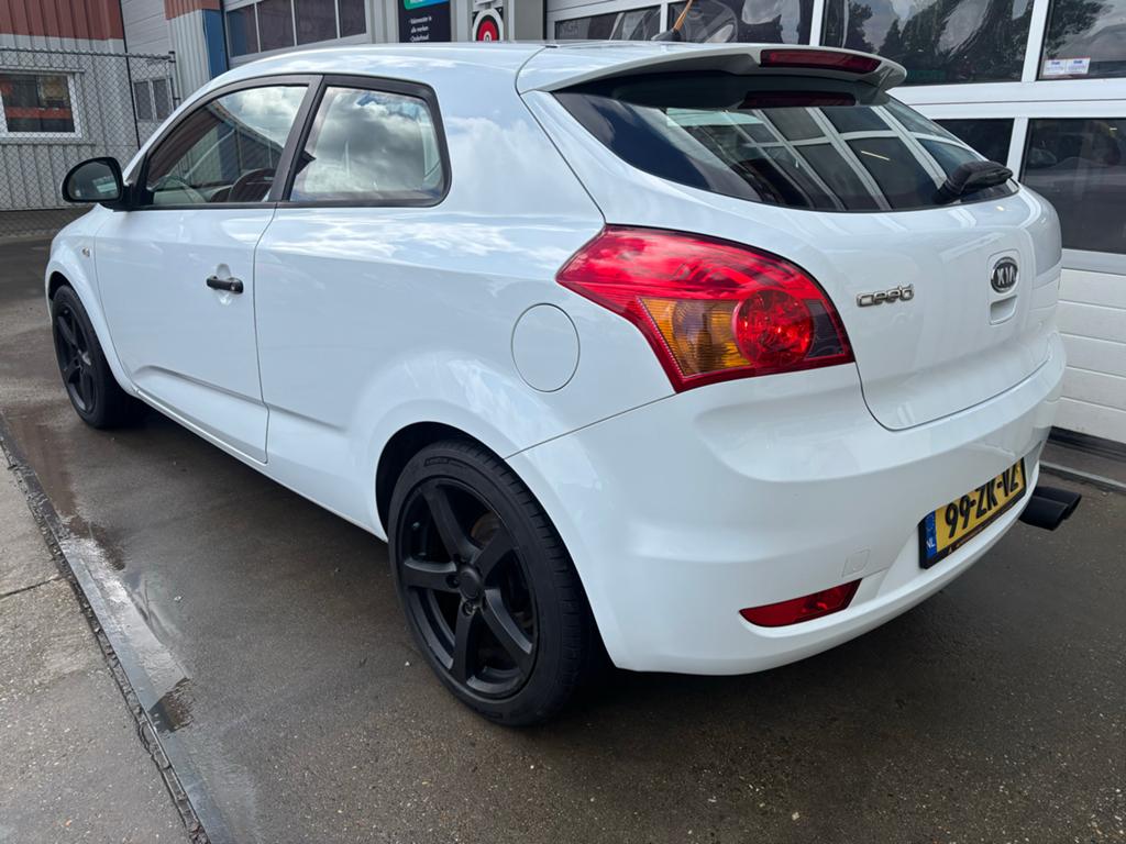 Kia (Pro) Cee d 1.6 2008 Wit, Auto's, Kia, Voorwielaandrijving, 1591 cc, 4 cilinders, Wit