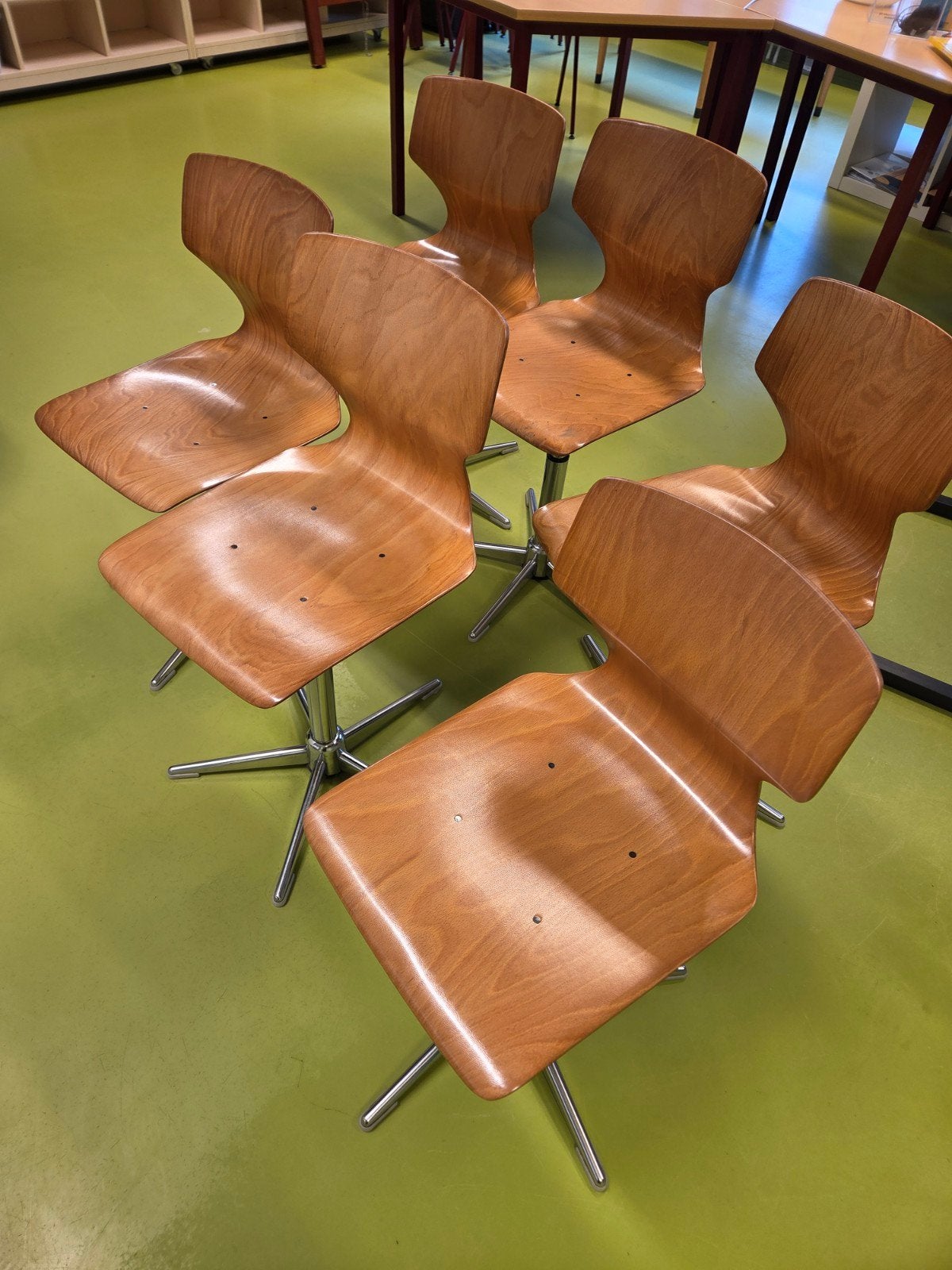houten in hoogte verstelbare draaistoelen, Huis en Inrichting, Stoelen, Ophalen, Gebruikt, Bruin, Vijf, Zes of meer stoelen