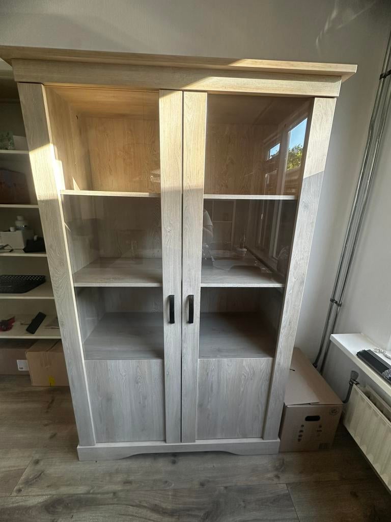 Vitrinekast, Huis en Inrichting, Kasten | Vitrinekasten, Ophalen, 100 tot 150 cm, Zo goed als nieuw, 150 tot 200 cm