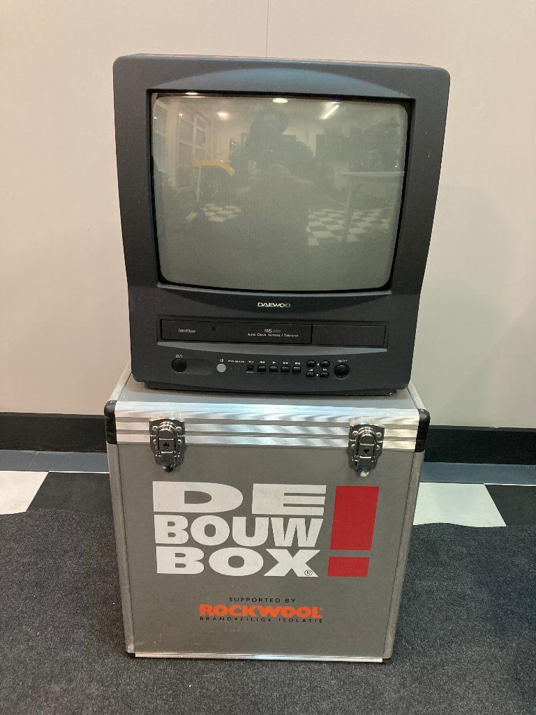 Daewoo CRT Scherm in aluminium kist  {crt is verkocht}, Ophalen, Gebruikt, 50 Hz, Daewoo