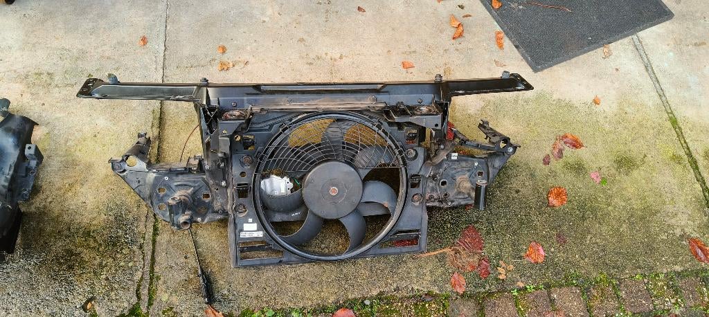 E46 coupe voorfront en onderplaat, Gebruikt, Voor, Ophalen of Verzenden, Bumper