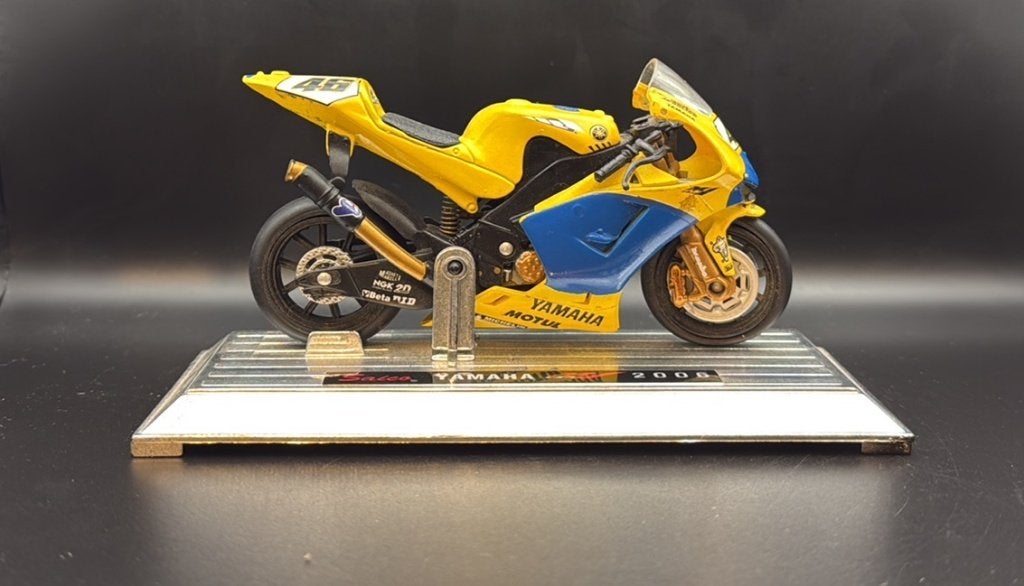 Valentino Rossi Yamaha YZR-M1 #46 2006 schaal 1:18, Ophalen of Verzenden, Zo goed als nieuw, Motor, Maisto