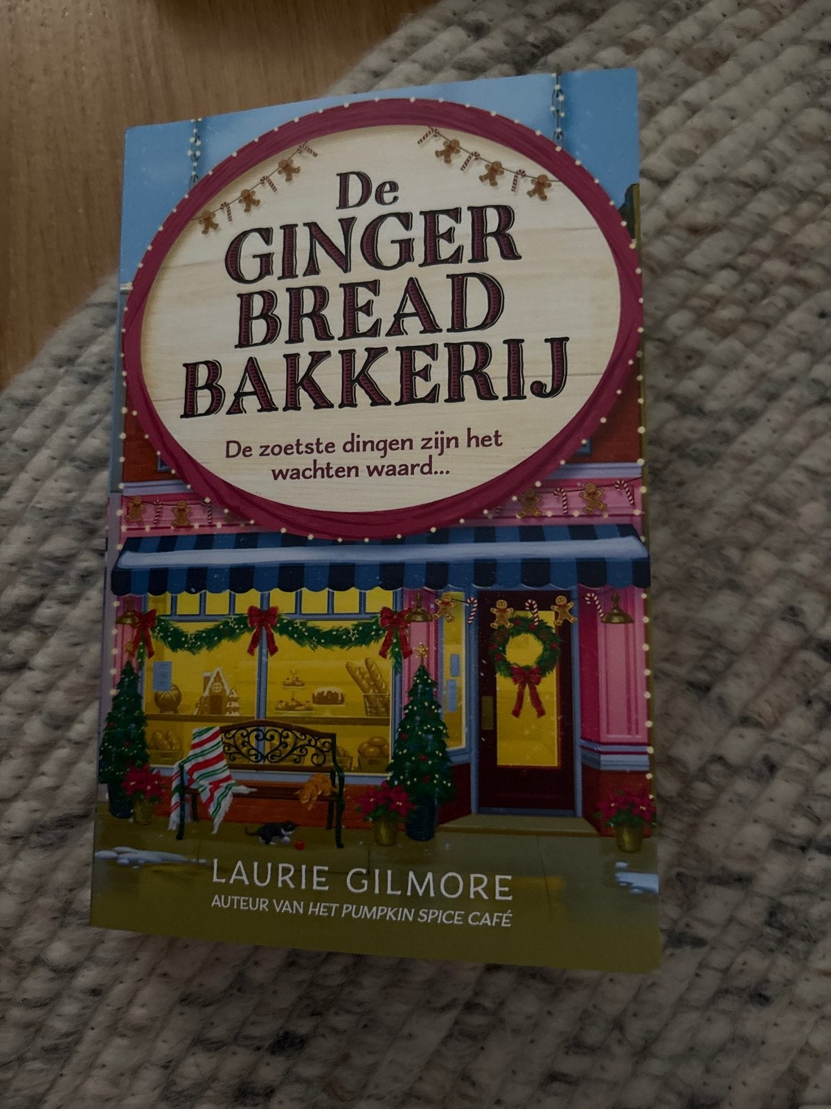 De Gingerbread Bakkerij - Laurie Gilmore, Ophalen of Verzenden, Zo goed als nieuw, Europa overig