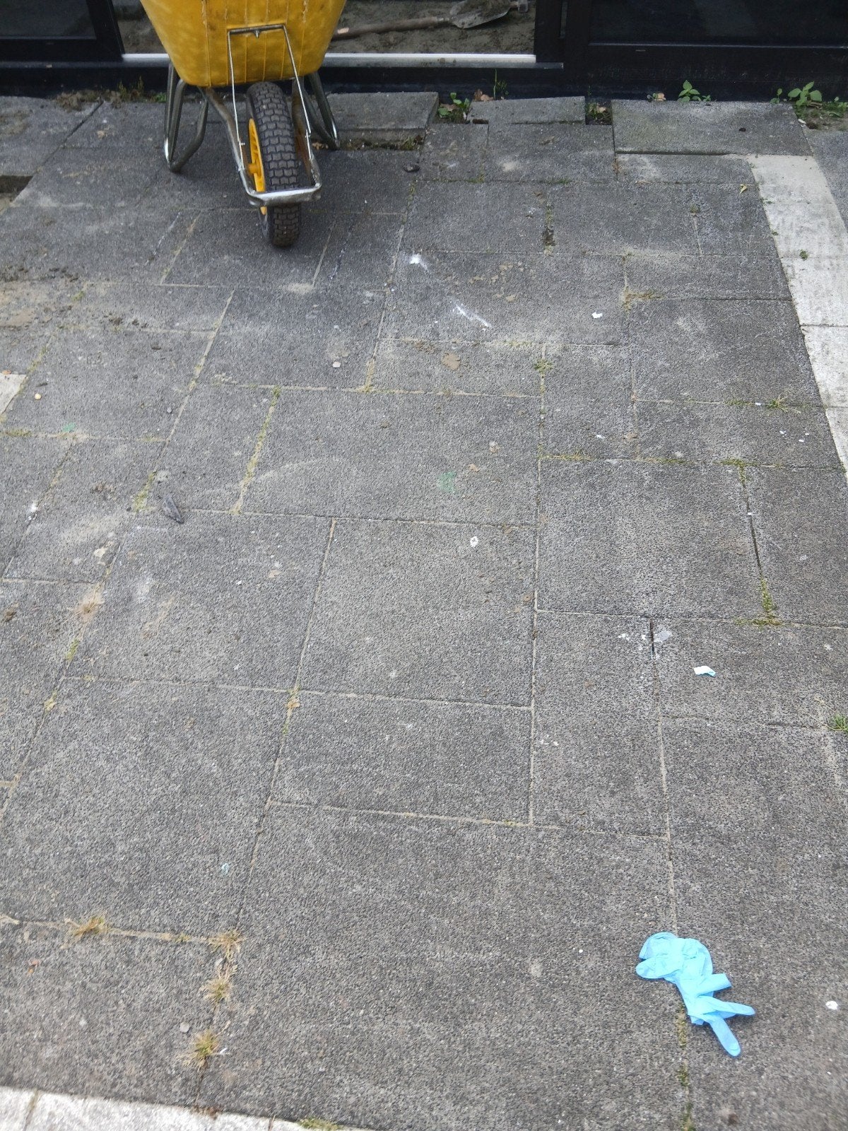 Gratis afhalen: 20m2 straatwerk in Oosterhout NB, Gebruikt, Ophalen of Verzenden, 10 m² of meer, Beton