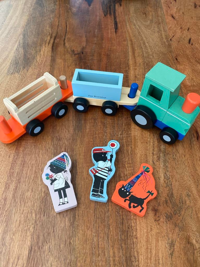 Houten trein met figuren van Fiep Westendorp, Ophalen of Verzenden, Gebruikt, Bouwen