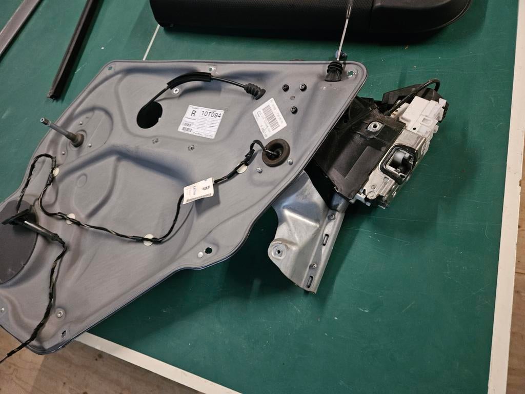 Mercedes B Klasse Deur slot chroom lijst Bekleding Zwart, Auto-onderdelen, Gebruikt, Deur, Mercedes-Benz, Rechts