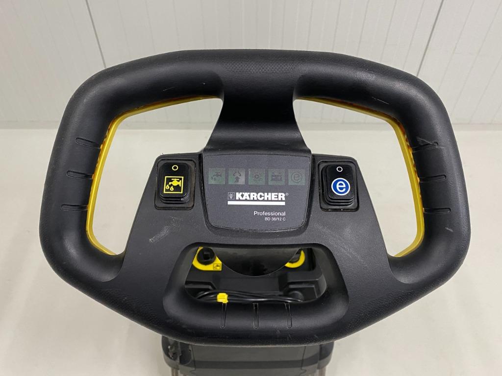 KARCHER SCHROBMACHINE BD 38/12 C Bp Pack, Ophalen of Verzenden, Zo goed als nieuw, Schrobmachine