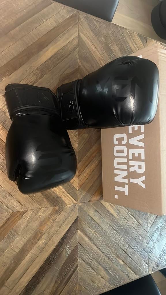 Venum kickboks handschoenen 12 0z, Ophalen of Verzenden, Nieuw, Bokshandschoenen
