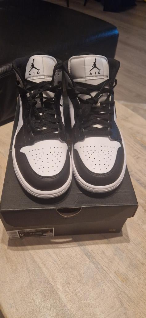 AIR JORDAN 1 MID  42.5, Kleding | Heren, Schoenen, Ophalen of Verzenden, Nieuw, Zwart
