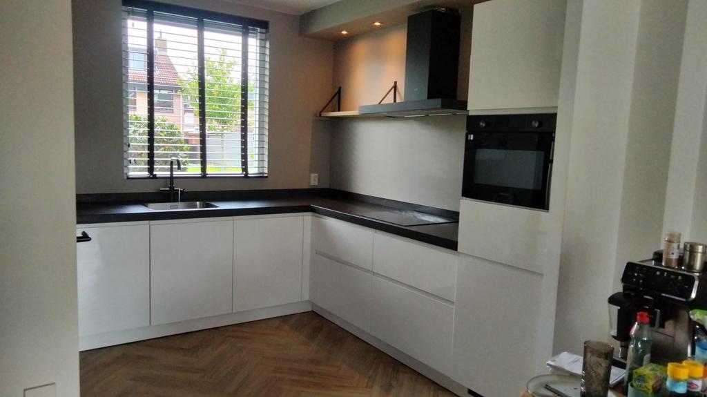 Nette Moderne Complete Hoekkeuken + Apparatuur GEDEMONTEERD