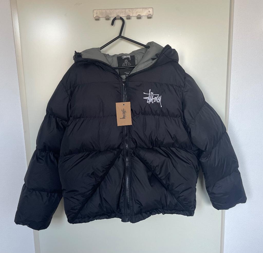 Stüssy puffer Zwart Maat M, Maat 48/50 (M), Zwart, Stussy, Nieuw