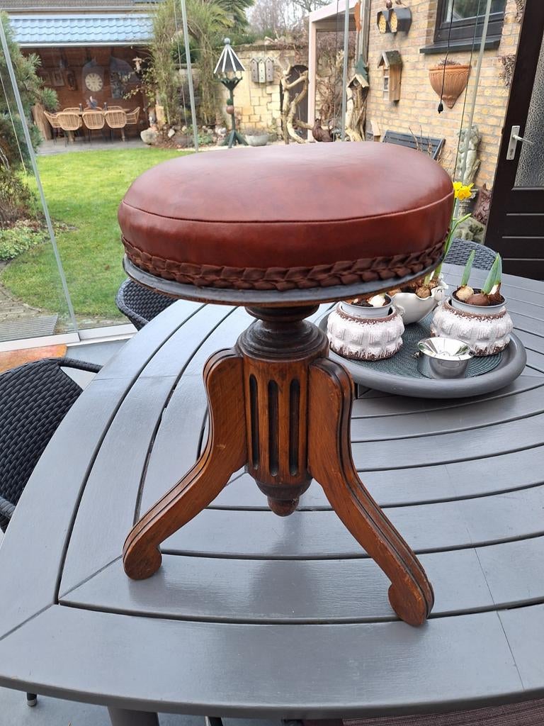 Antiek pianokrukje, Ophalen
