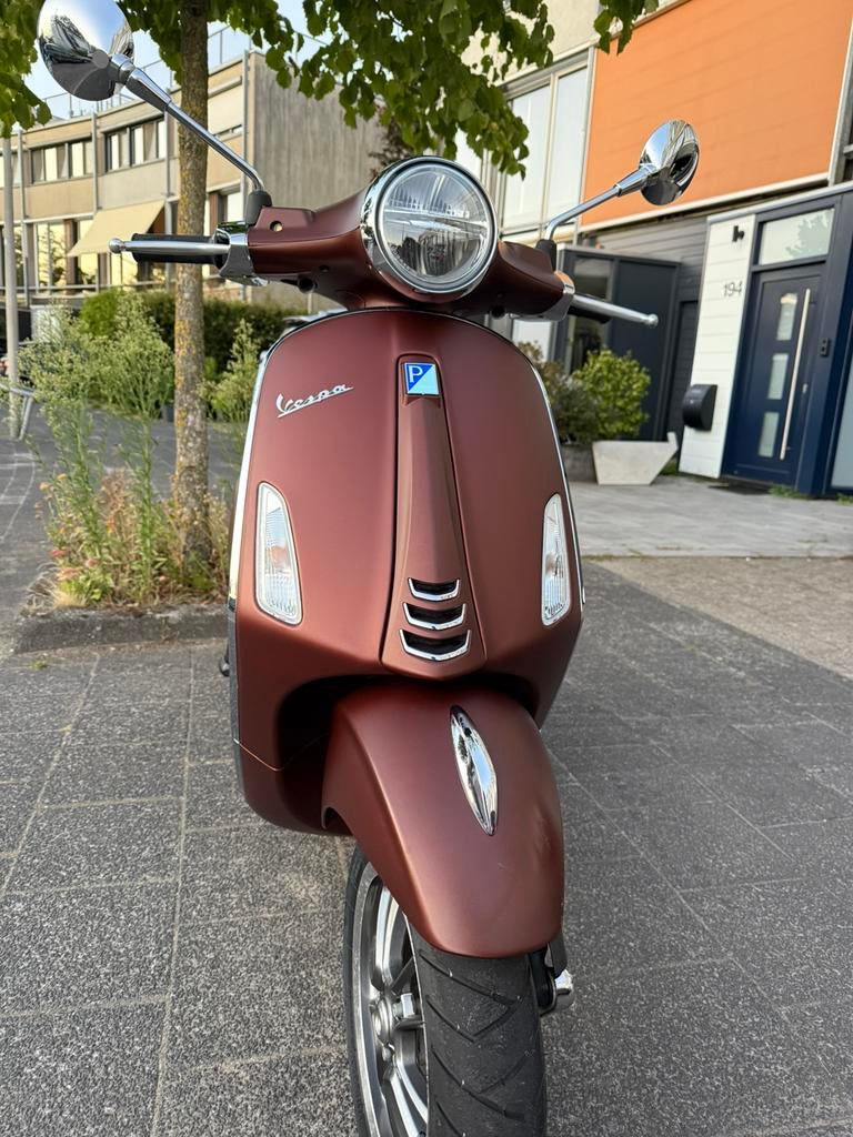 Vespa Primavera 50th anniversary Editie 2019 - 1400 km, Ophalen, Zo goed als nieuw, Benzine, Overige modellen