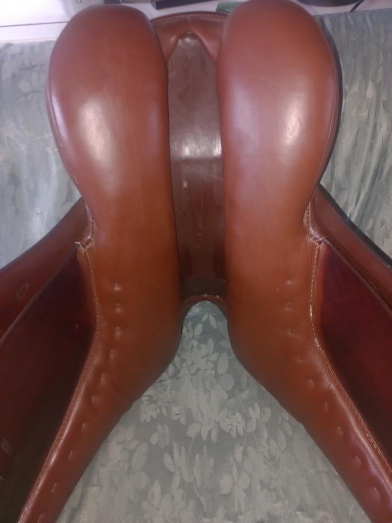 Schitterend cognac Passier Grand Gilbert 17 inch, Dieren en Toebehoren, Paarden en Pony's | Zadels, Ophalen of Verzenden, Gebruikt