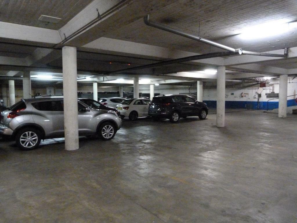Beveiligde opslag voor oldtimers in de Binckhorst Den Haag, Auto diversen