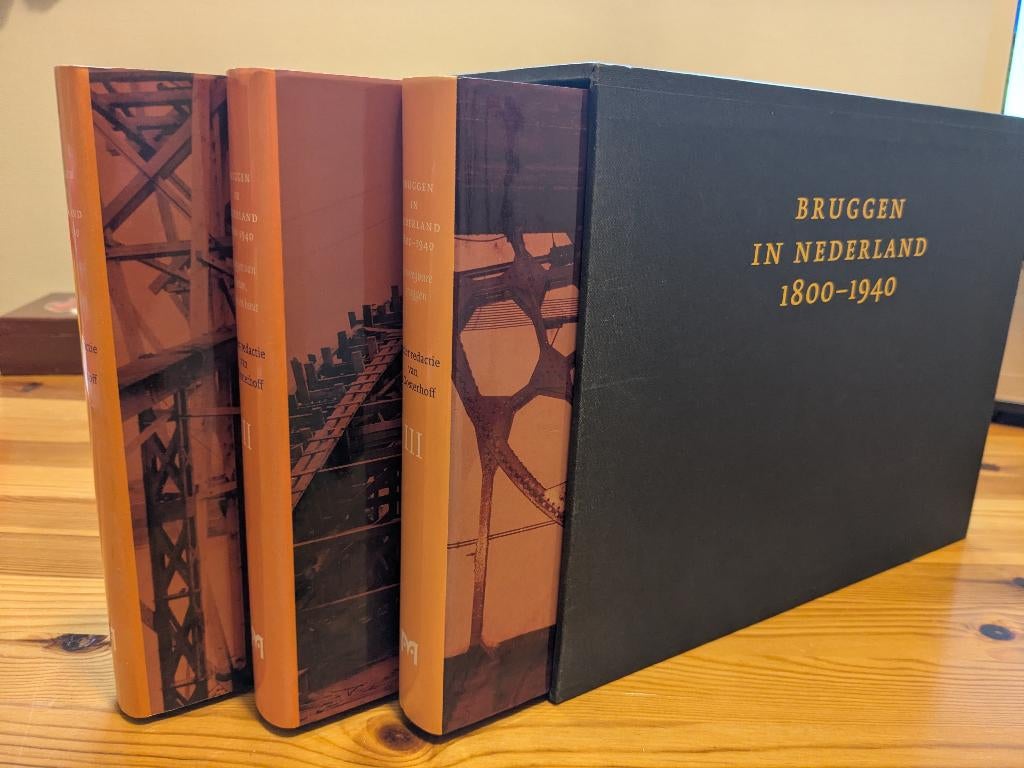 Bruggen in Nederland 1800-1940, Ophalen of Verzenden, Zo goed als nieuw, J. Oosterhoff, Architectuur algemeen