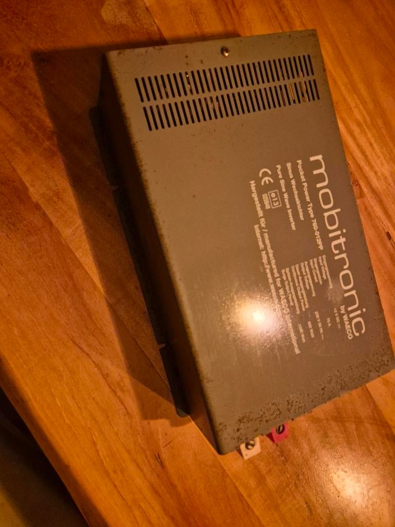 Mobitronic Pocket Power 600 watt Omvormer, Caravans en Kamperen, Camper-accessoires, Ophalen of Verzenden, Gebruikt