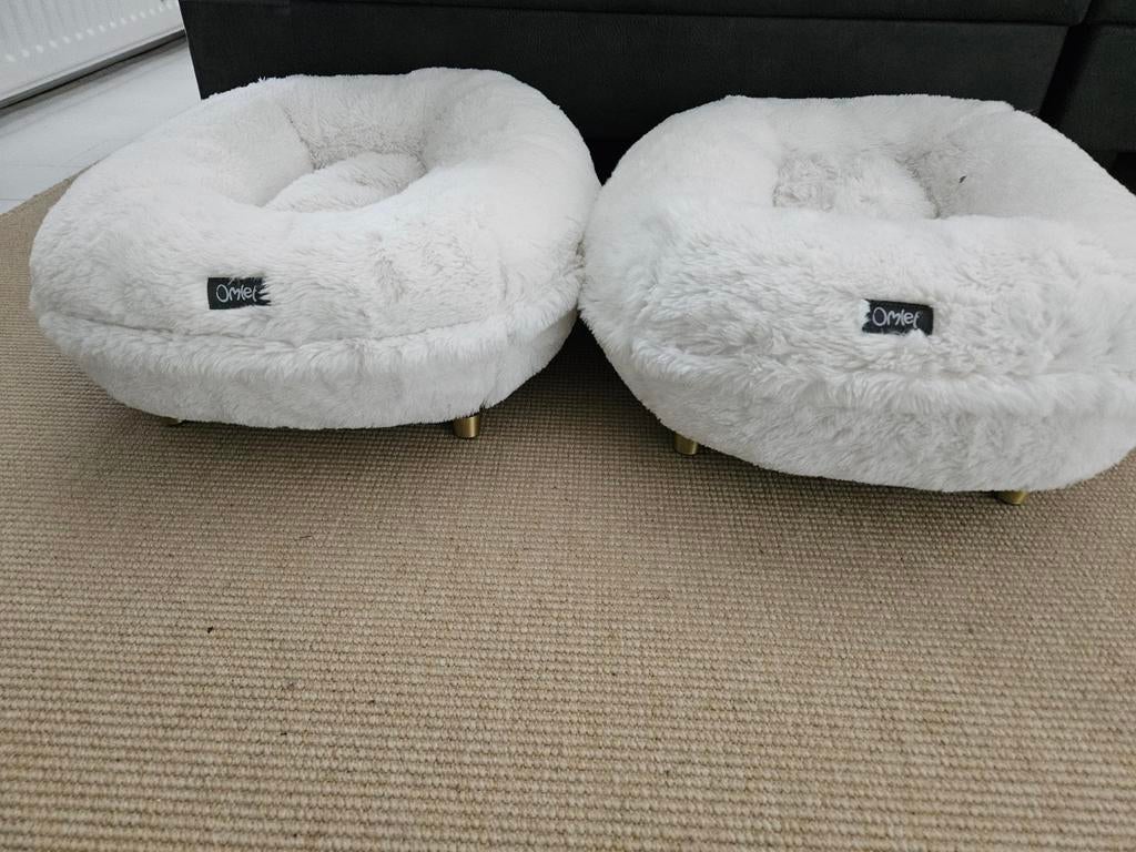 Twee Omlet donut kattenmanden met koperen pootjes, Dieren en Toebehoren, Kattenmanden, Zo goed als nieuw, Ophalen of Verzenden