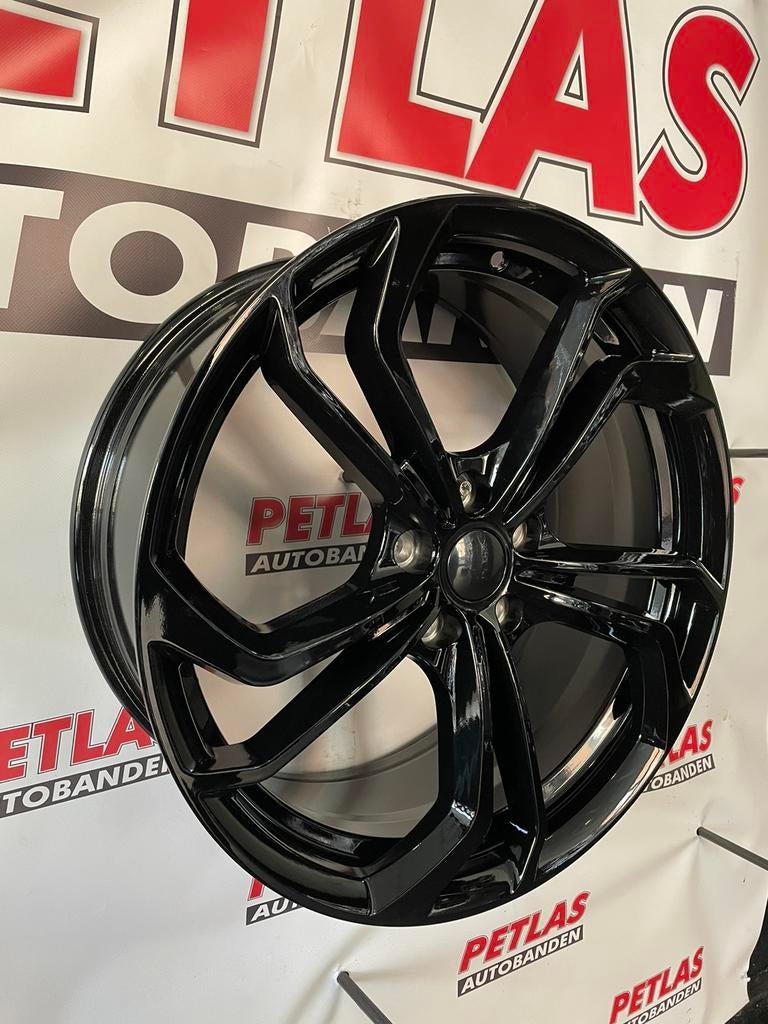 Volkswagen golf gti tcr reifnitz look 18 19 inch velgen troc, Ophalen of Verzenden, 18 inch, Band(en)