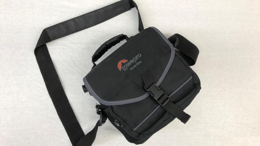 Lowepro nova mini fototas, Audio, Tv en Foto, Fotografie | Fototassen, Ophalen of Verzenden, Zo goed als nieuw, Schoudertas, Lowepro