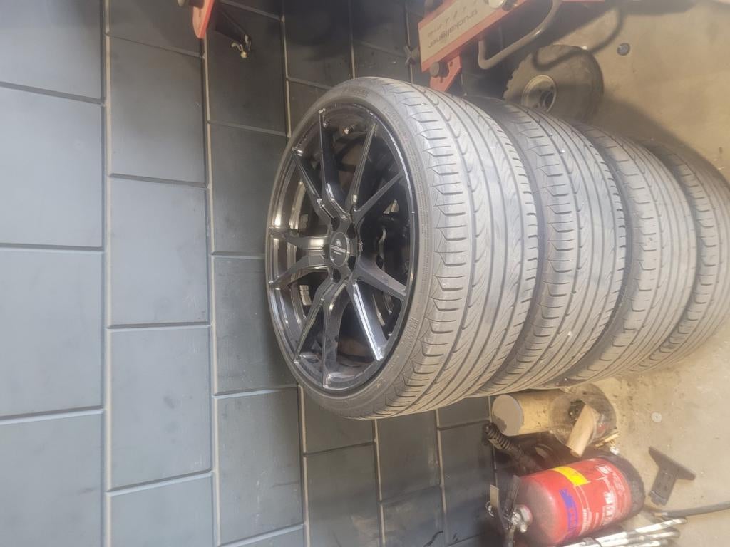 Forza 18 inch, Auto-onderdelen, Ophalen of Verzenden, 18 inch, Band(en)