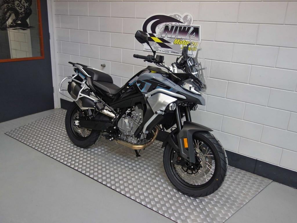 CFMOTO 800 MT SPORT, 2 cilinders, Motorrijbewijs A, Bedrijf, Onbekend