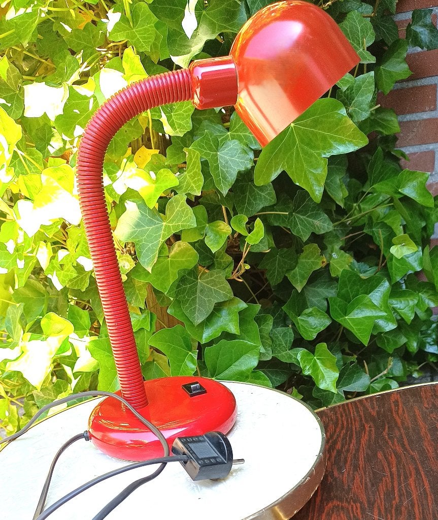 vintage bureaulamp in een rode Ferrari kleur(HEMA 60s), Bureaulamp, Gebruikt, Overige merken, Vintage