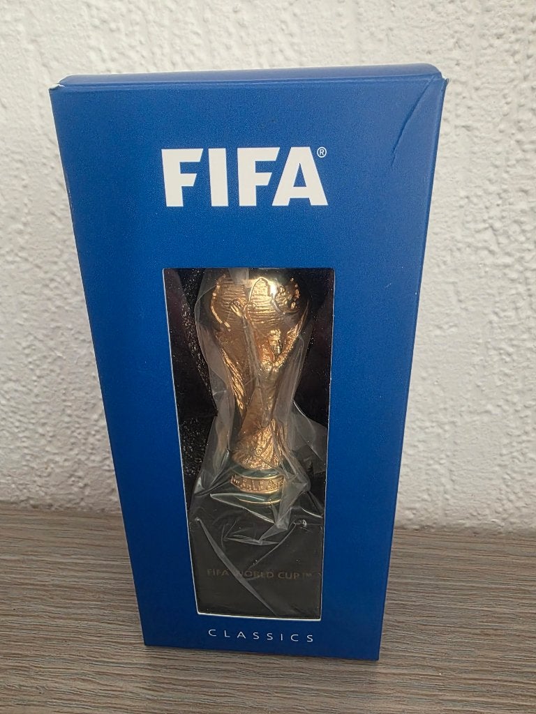 The Fifa World Cup Trophy 150mm High original Replica Trophy, Maat S, Ophalen of Verzenden, Nieuw, Overige typen