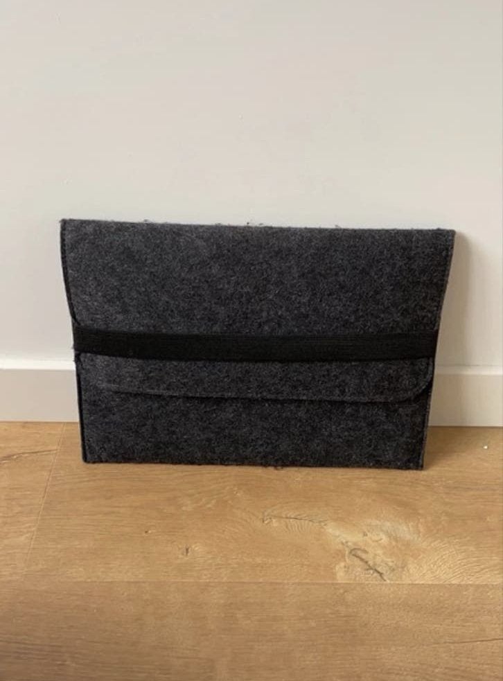 Vilten laptophoes voor MacBook Air 11 inch of gelijk formaat, Computers en Software, Ophalen of Verzenden, 12 inch of minder, Nieuw