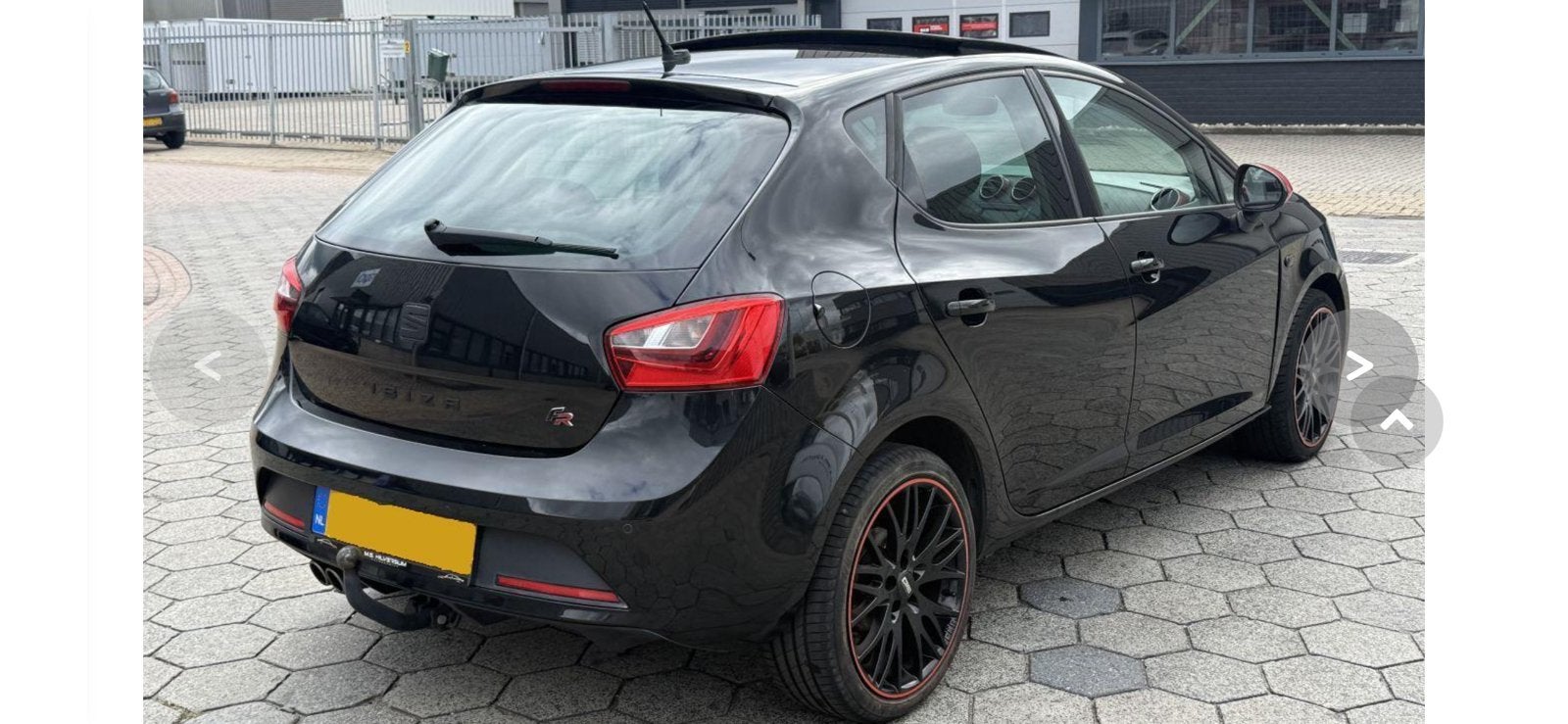 Seat Ibiza 1.0 TSI 70KW 5DRS 2016 Zwart, Auto's, Voorwielaandrijving, Dealer onderhouden, 40 €/maand, Zwart