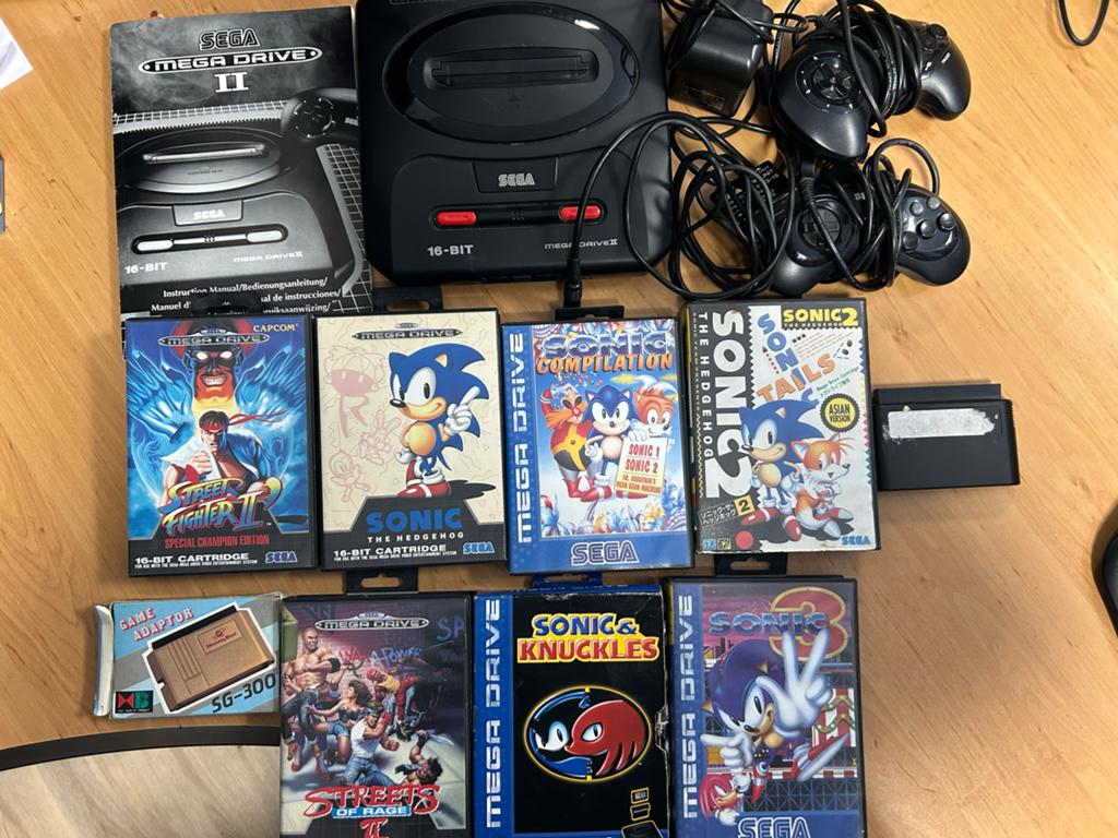 Sega Mega Drive II / 2 Console met 2 Controllers en 7 Games, Met games, Mega Drive, Met 2 controllers, Ophalen of Verzenden