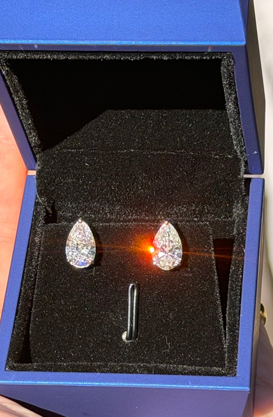 Nieuwe gouden oorbellen met grote VS1-VVS2 diamanten 4.04ct!, Nieuw, Ophalen of Verzenden, Met edelsteen, Knopjes of Stekers