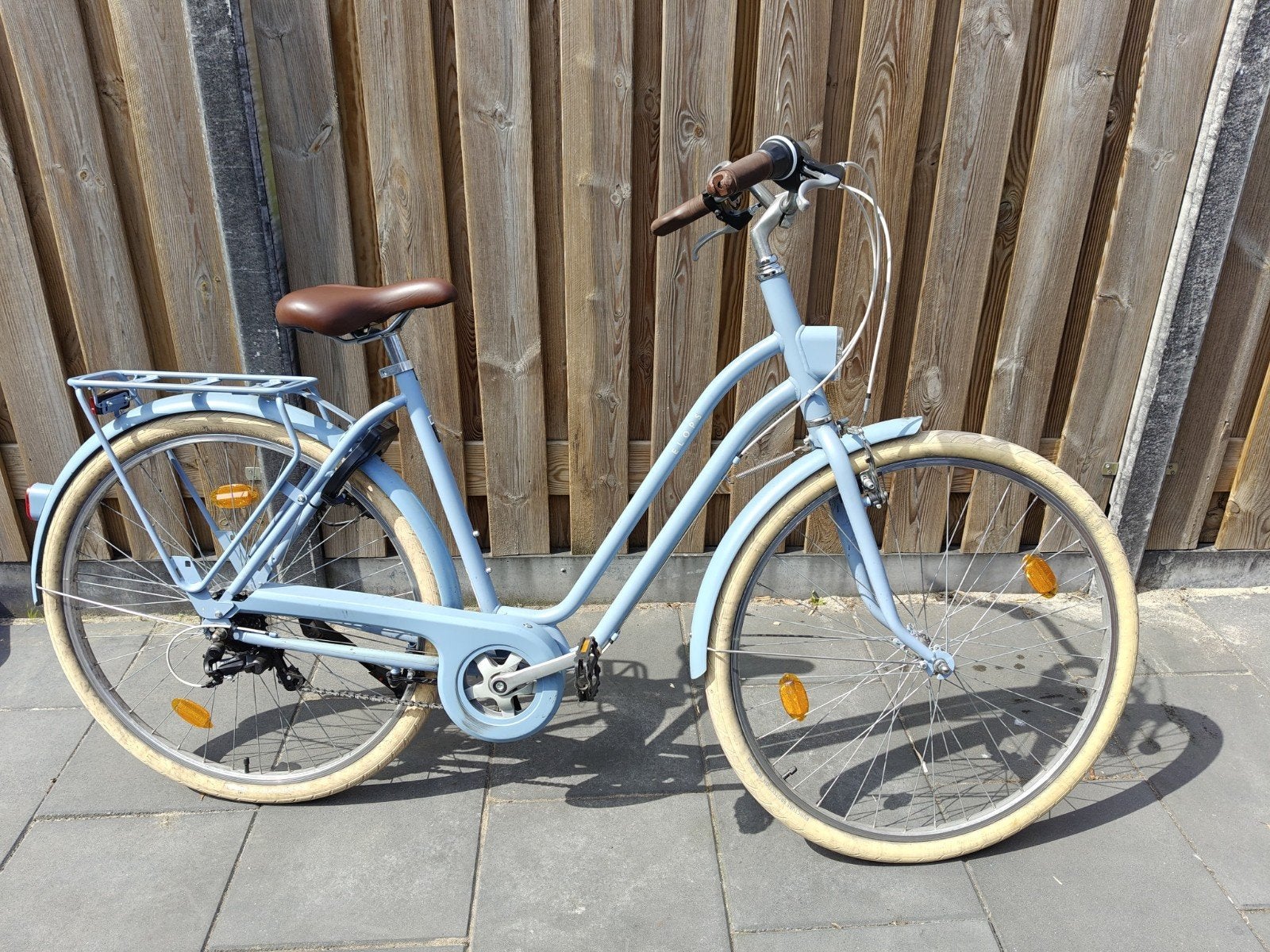 Lichtblauwe damesfiets met bruin zadel, Fietsen en Brommers, Fietsen | Dames | Damesfietsen, Velgrem, Versnellingen, Ophalen, Overige merken