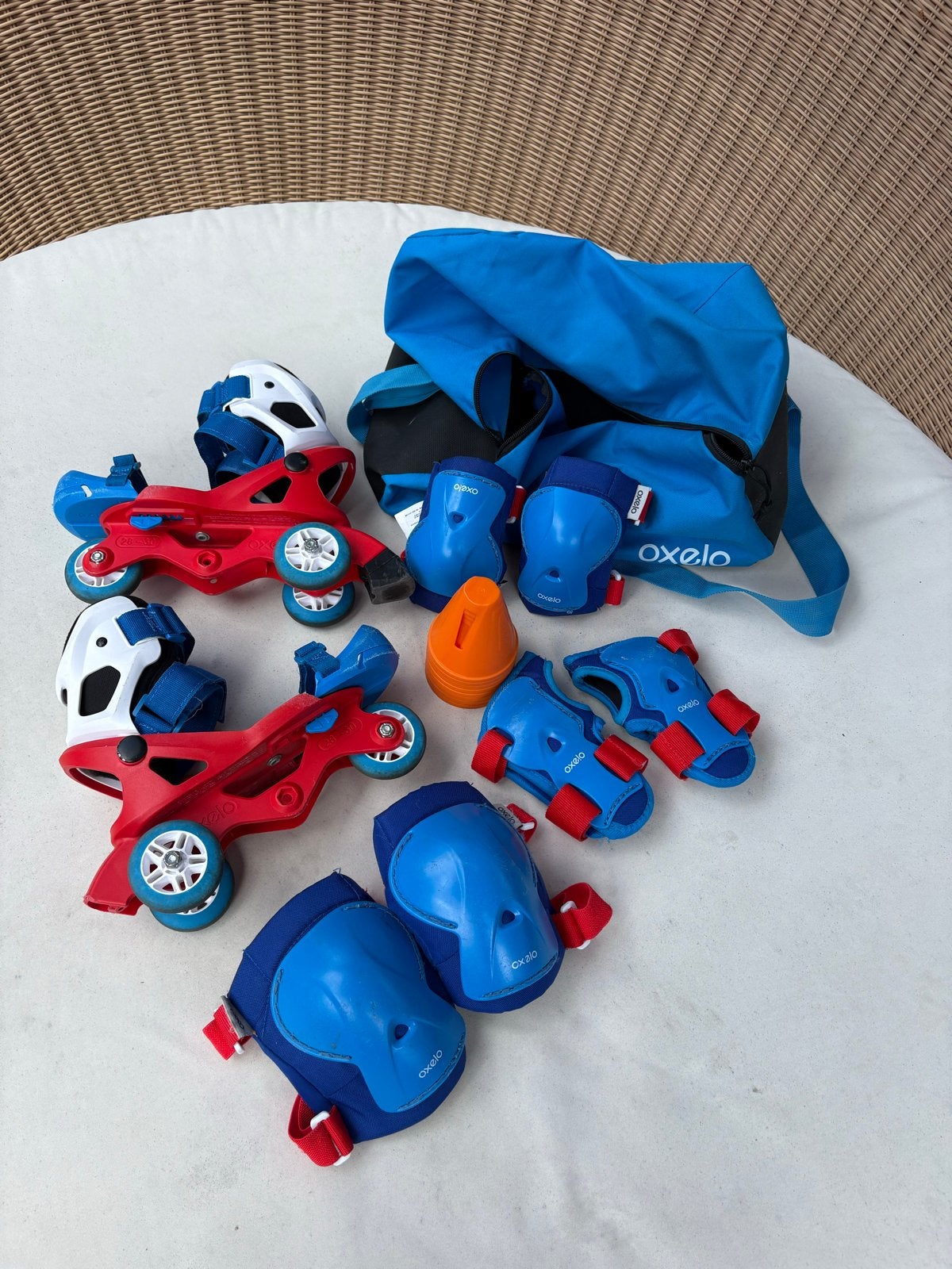 Oxelo verstelbare skeelers 3 wielen maat 28-30 + accessoires, Kinderen en Baby's, Speelgoed | Buiten | Rolschaatsen, Ophalen, Verstelbaar