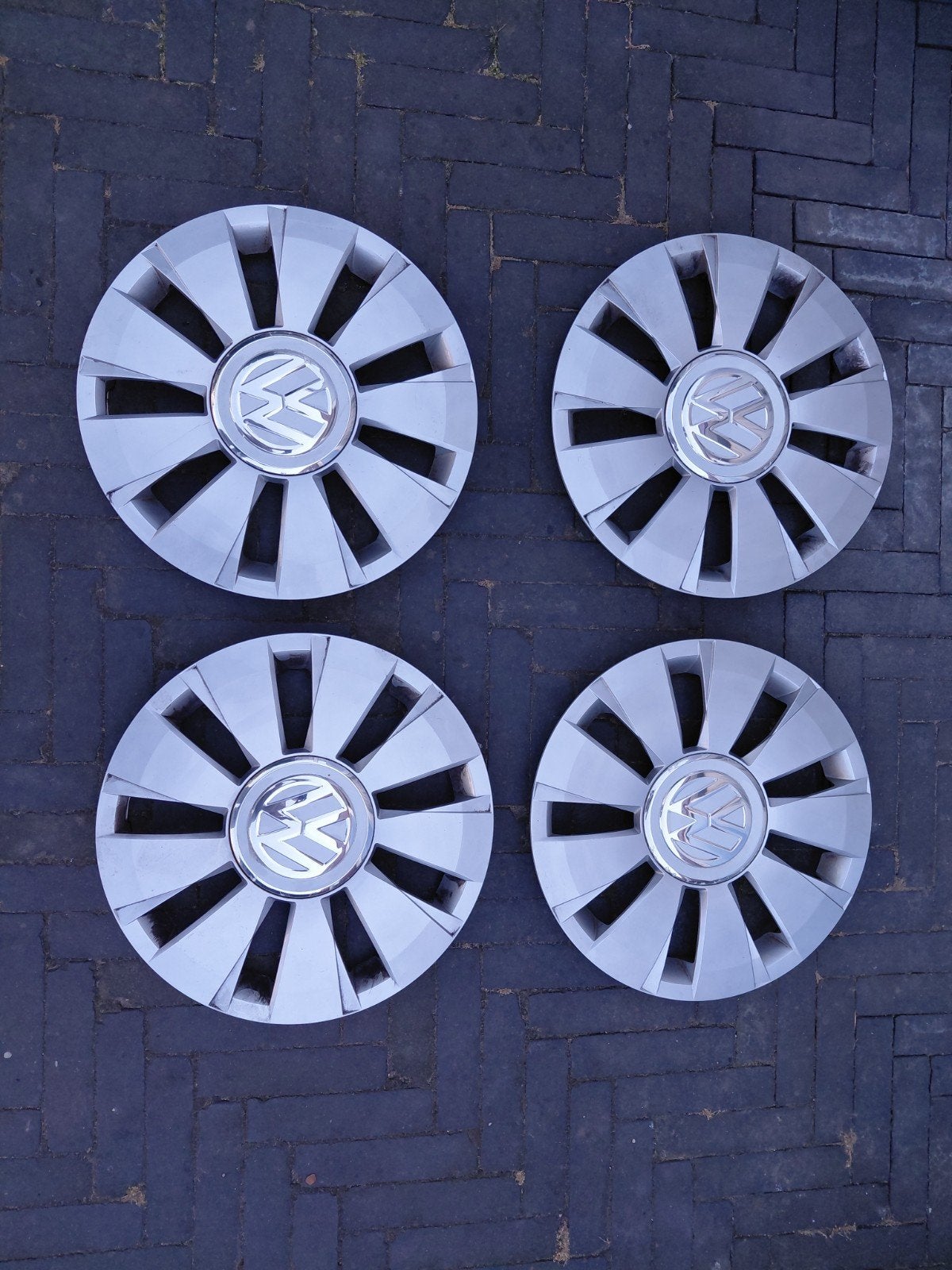 wieldoppen voor 14" stalen velg. Voor een volkswagen up, Ophalen, Gebruikt