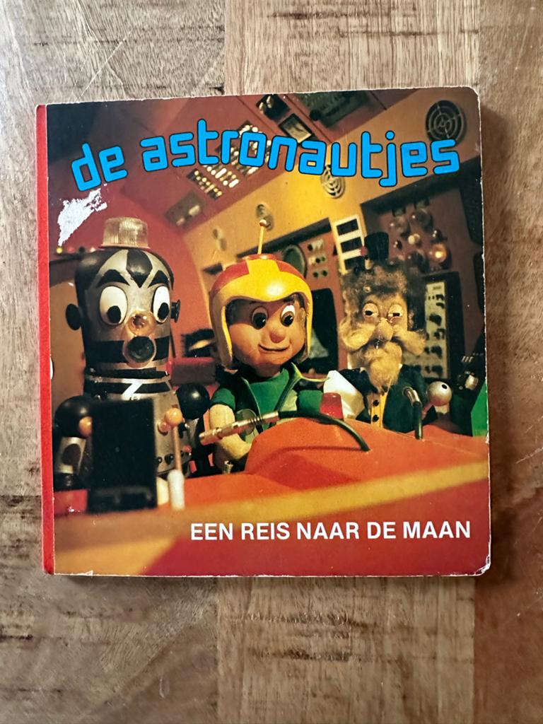 De Astronautjes: Een Reis Naar De Maan - Kinderboek, Ophalen of Verzenden, Gelezen, Fictie algemeen