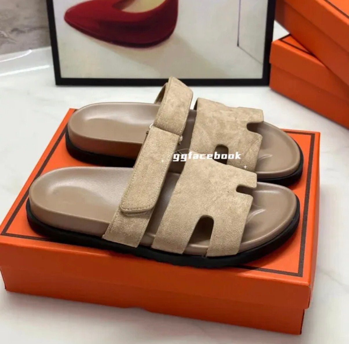 Hermes slippers maat 45 nieuw ongedragen, Kleding | Heren, Ophalen of Verzenden, Nieuw, Zwart, Slippers