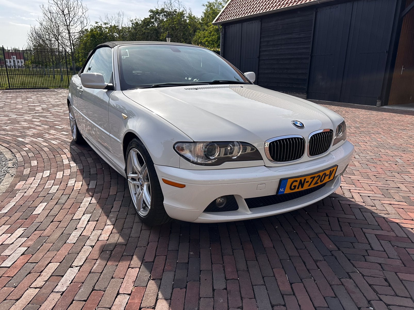 BMW 2006 Wit, 69919 km, Auto's, BMW, Automaat, Achterwielaandrijving, Cabriolet, 4 stoelen