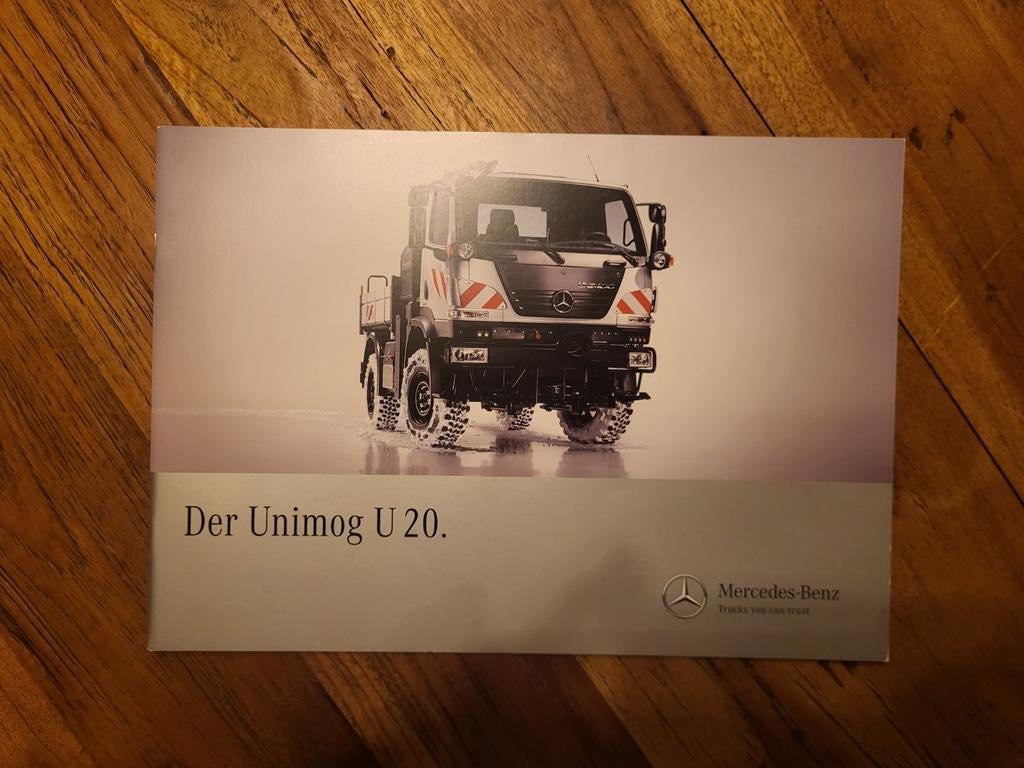 folder Unimog U 20, Ophalen of Verzenden, Zo goed als nieuw