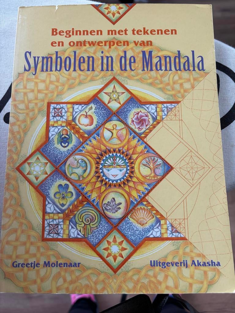 Beginnen met tekenen en ontwerpen van Symbolen in de Mandala, Ophalen of Verzenden, Gelezen, Spiritualiteit algemeen, Instructieboek