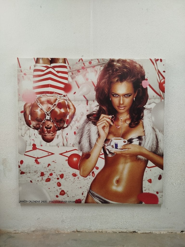 XL Reclamecanvas Erwin Olaf–Lavazza Calendar 2005 (140x140), Ophalen of Verzenden, Overige typen, Fotografie, Met kunstenaarsmerk