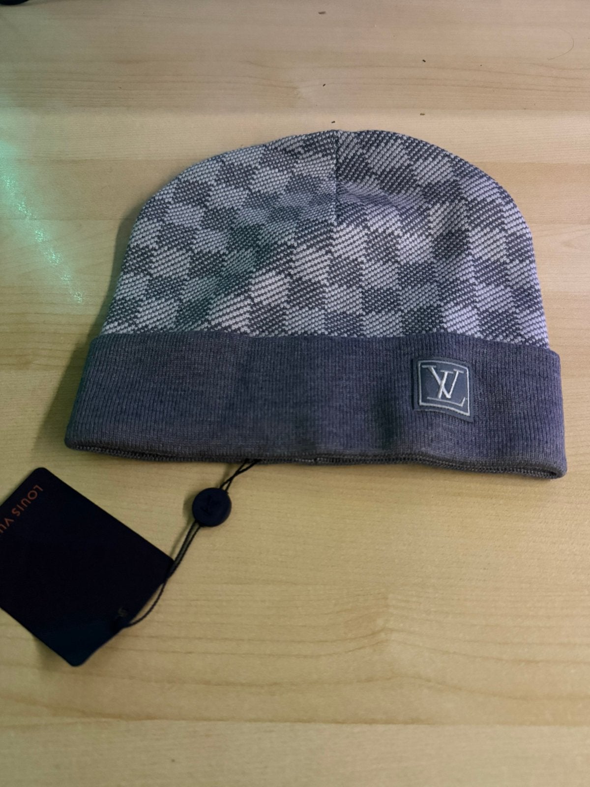 Louis Vouitton Muts Grijs, Ophalen of Verzenden, Zo goed als nieuw, Overige maten, Muts