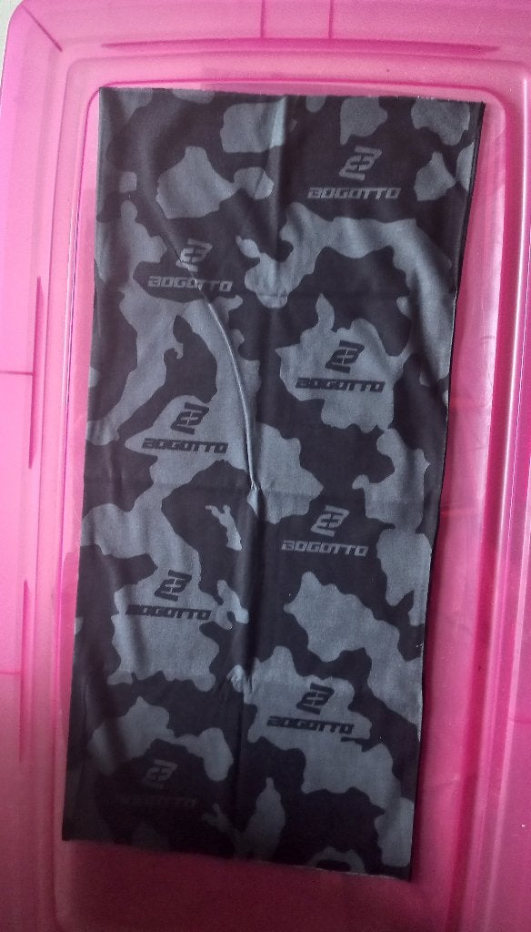 Gave dark camo face shield / sjaal van Bogotto, Ophalen of Verzenden, Nieuw, Overige maten, Sjaal