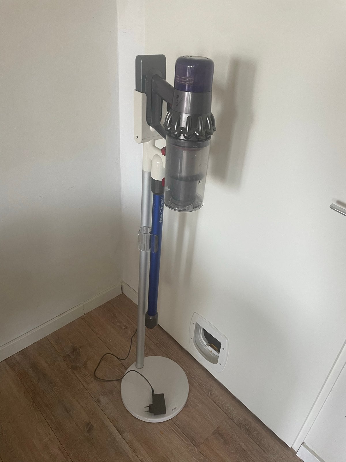 Dyson V11 Absolute steelstofzuiger met standaard, Draadloos, Ophalen of Verzenden, Zo goed als nieuw, Dyson