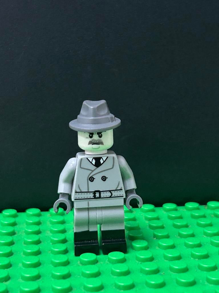 LEGO minifiguur detective mf087 grijs pak fedora hoed, Kinderen en Baby's, Speelgoed | Duplo en Lego, Ophalen of Verzenden, Zo goed als nieuw